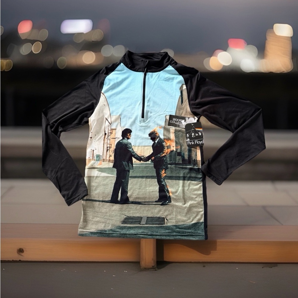 Bula Men’s Size L Collectors Edition Pink Floyd “Fire” 1/4 zip base layer top.